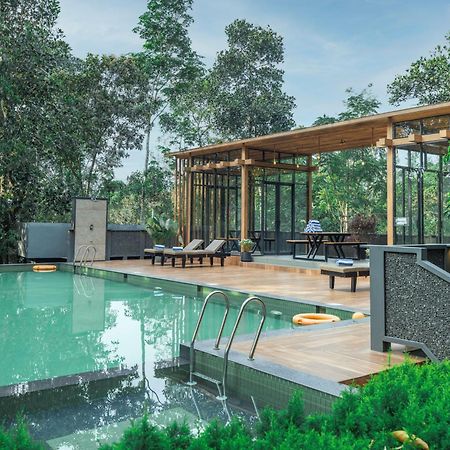The Mountain Courtyard Thekkady Hotel Exterior photo